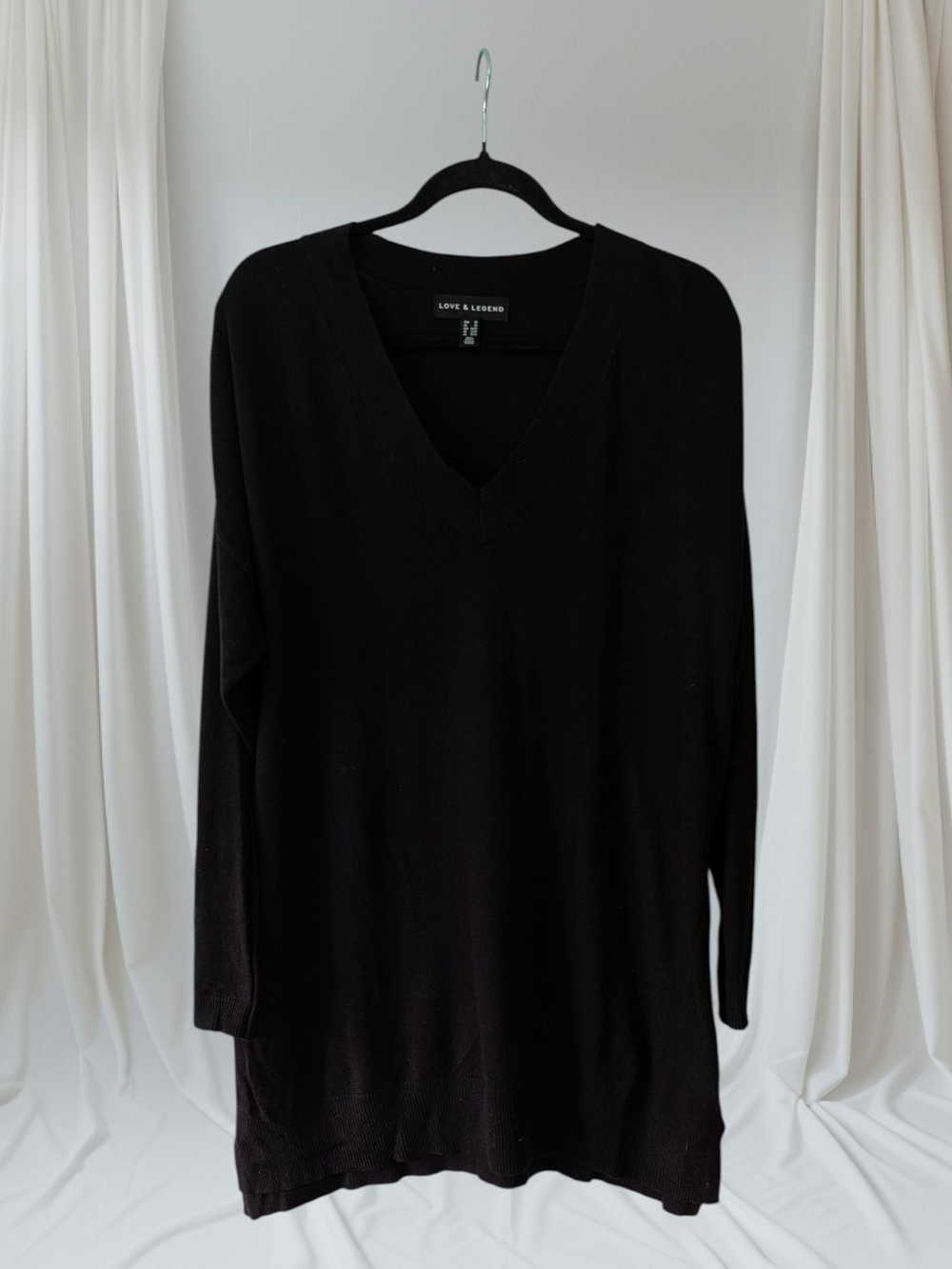 Love & Legend Black V-Neck Women's Sweater/Tunic 2X